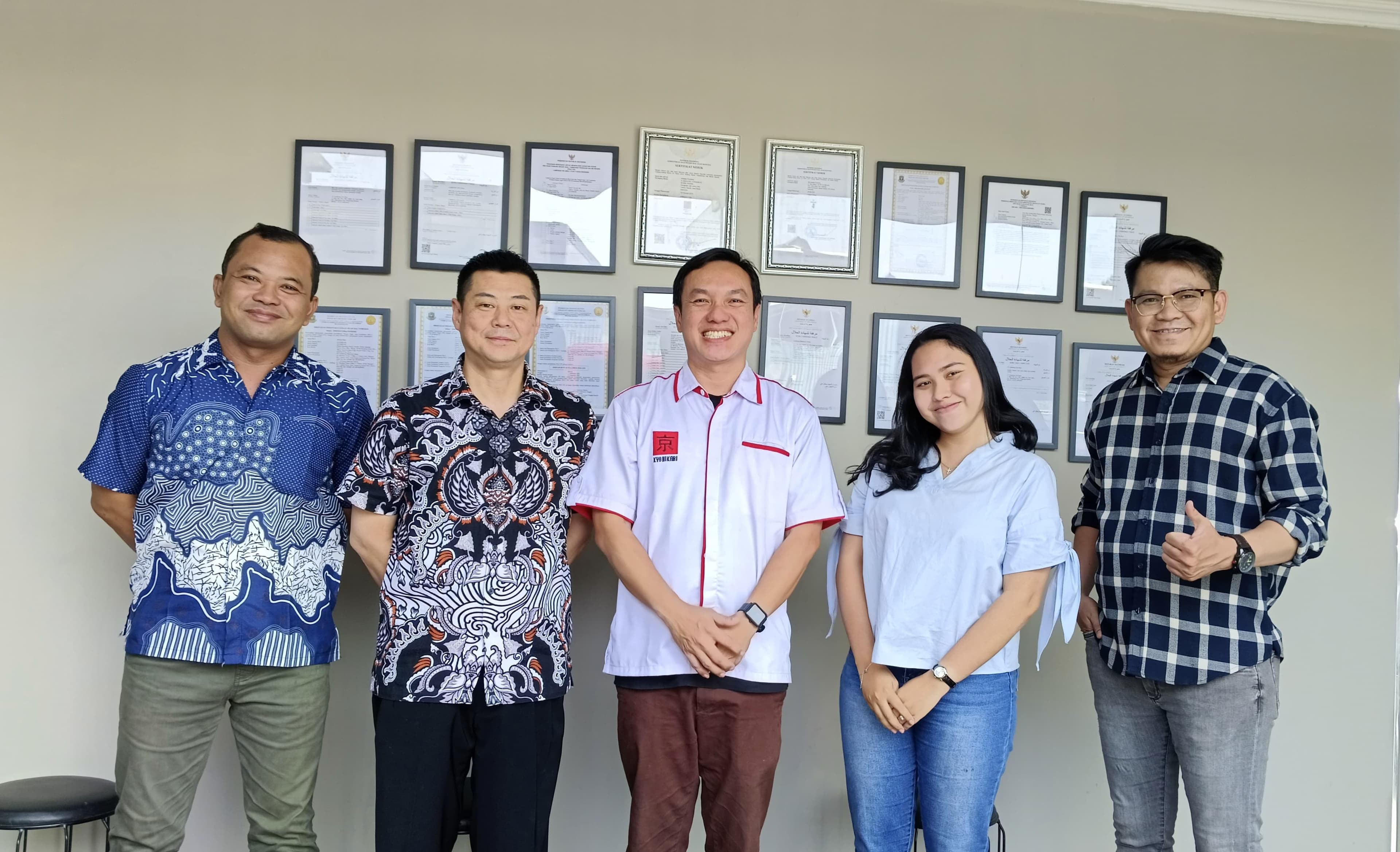 Photo with Shigeru customer