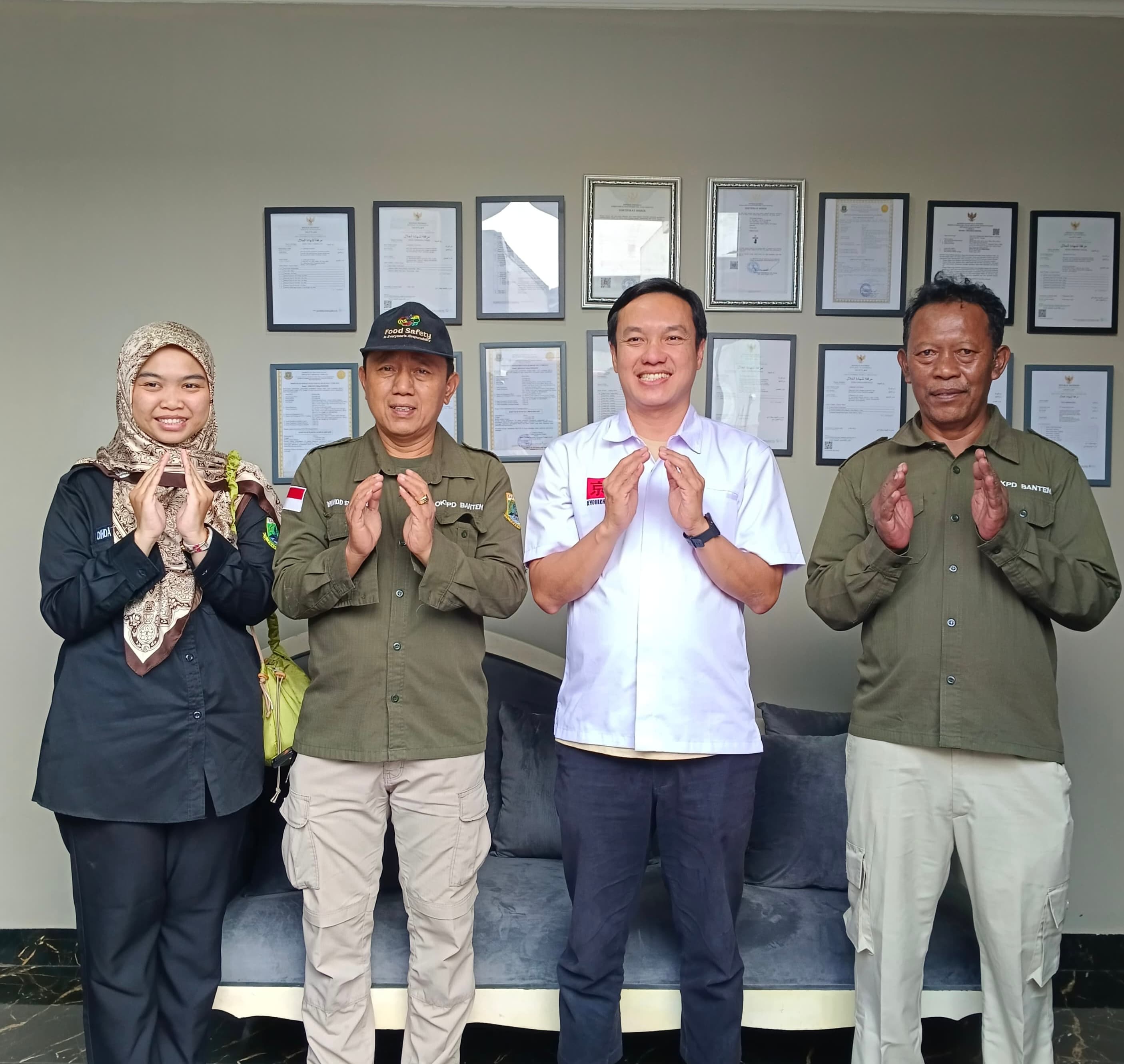 Photo with food agency